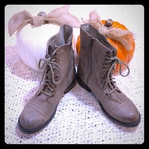 New never worn Taupe Steve Madden combat boots.
